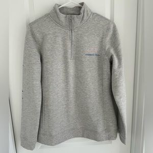 Women’s grey vineyard vines quarter zip size medium